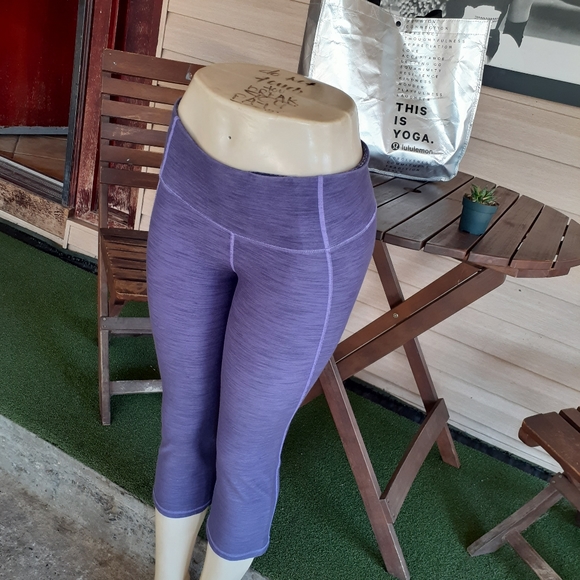 Lululemon Gather & Crow Crop Purple Leggings - Picture 4 of 8
